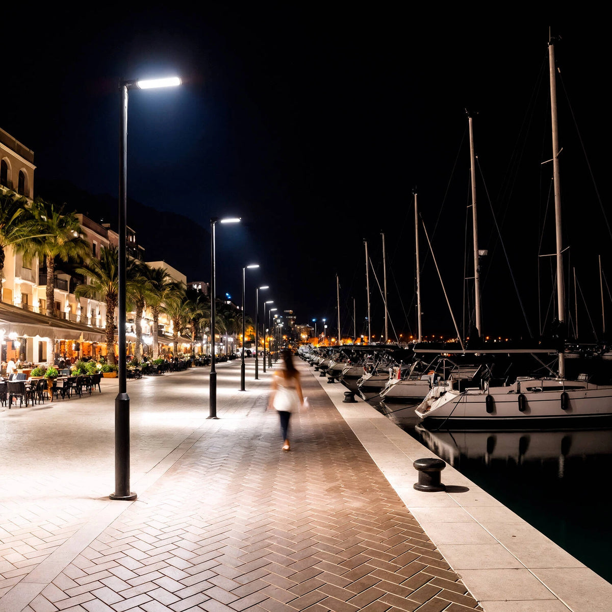 Lampadaire LED solaire 13800 lumens avec MPPT et détecteur de mouvement 6000K
