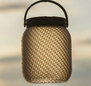 Lampe de table solaire LOLIE Crystal Les Jardins avec diffuseur transparent effet cristal, idéale pour éclairer une terrasse, un jardin ou un balcon.