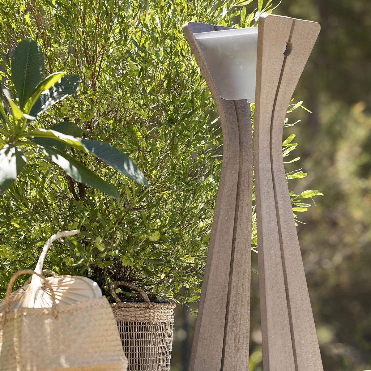 Lampadaire solaire OSMOZ Les Jardins – vue 2