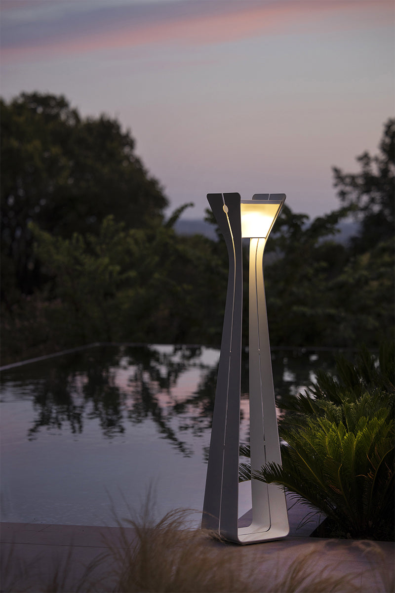 Lampadaire solaire OSMOZ 2 Les Jardins